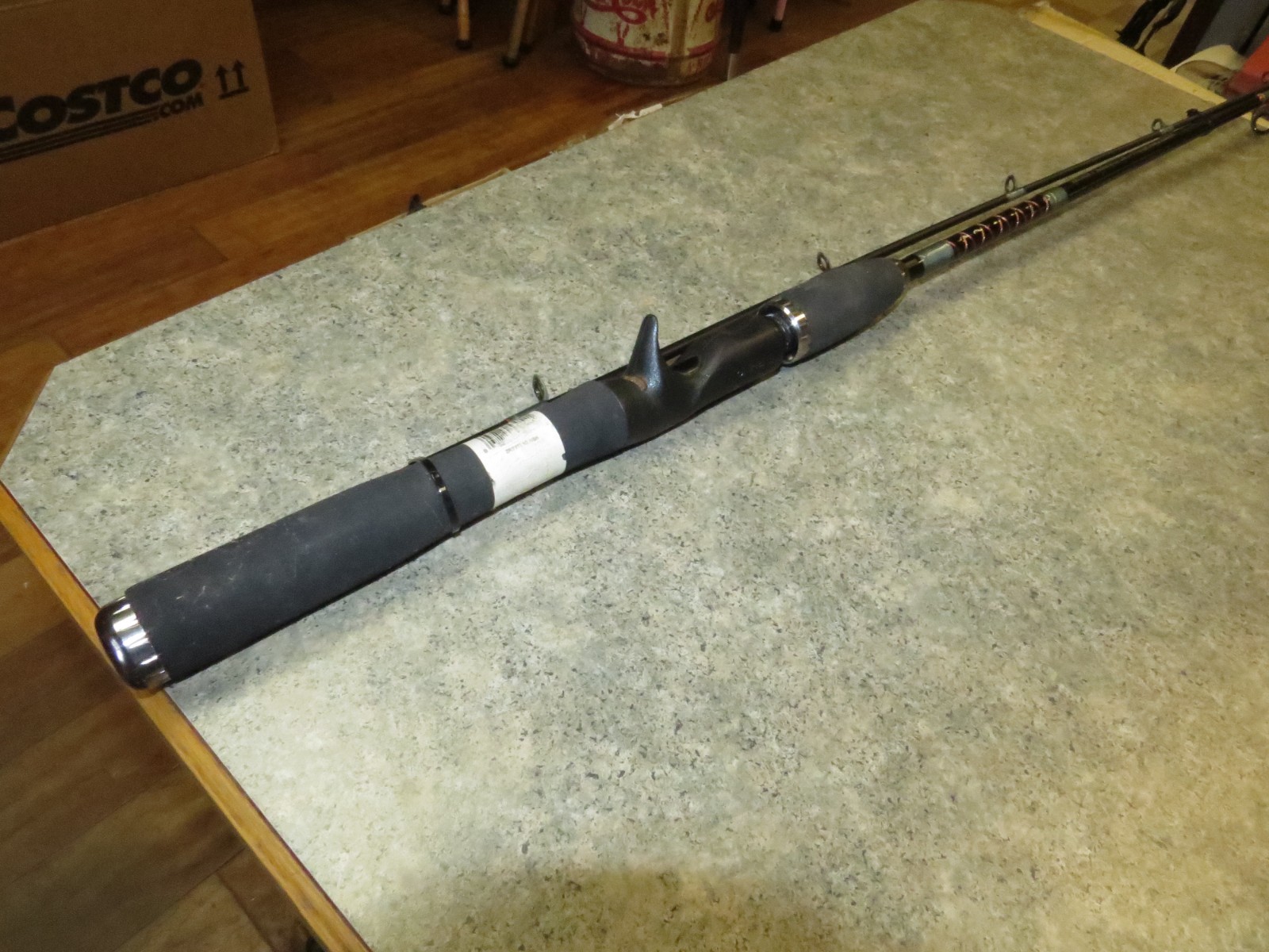 Rhino Titanium RHTC602M 6′ 2pc Medium/ Action Casting Rod
