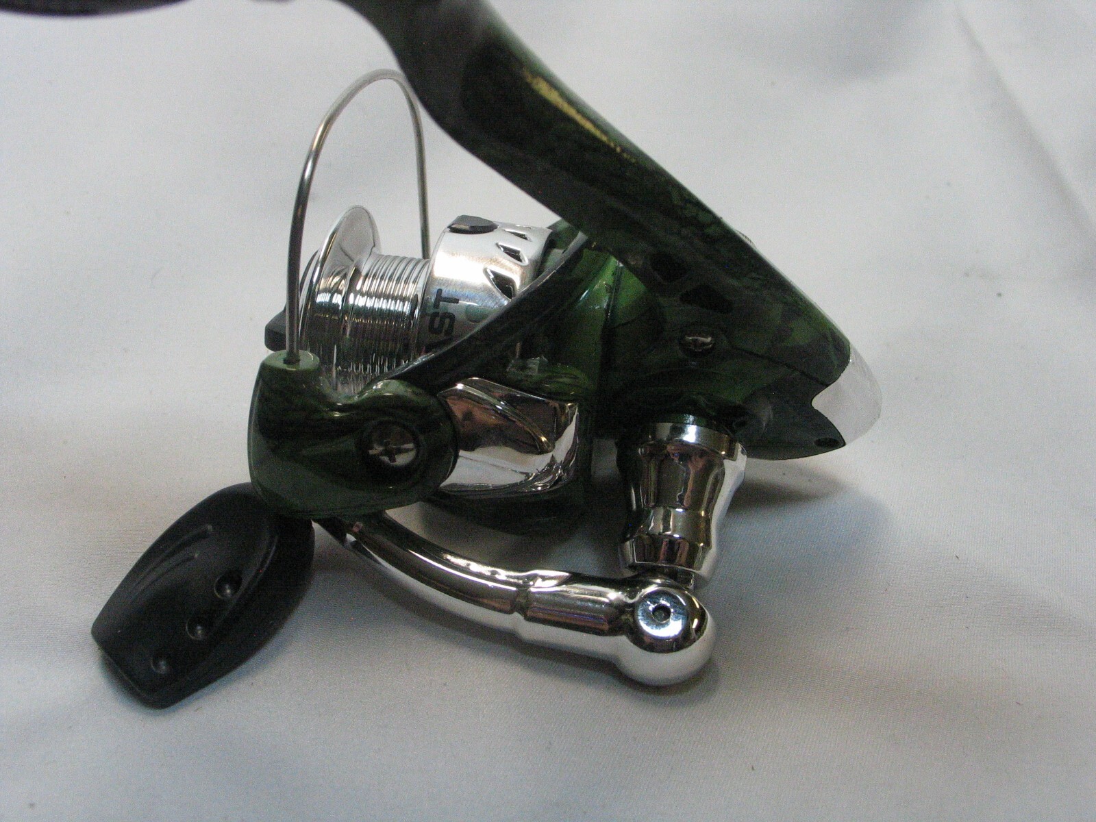 HT Fish Hunter 24MD W/2BB Reel