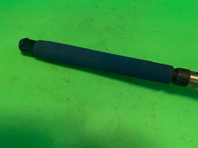 VINTAGE SABRE GOLDEN 6 FOOT 6 INCH 20 TO 50 POUND RATED CONVENTIONAL FISHING ROD