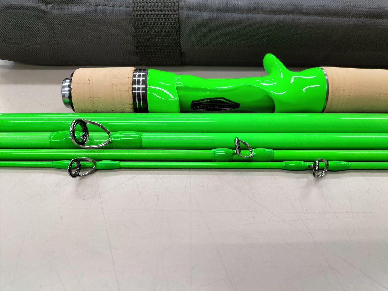 Daiwa Black Label Travel Rod 5-Piece Baitcasting 50in (127cm) with Soft Case