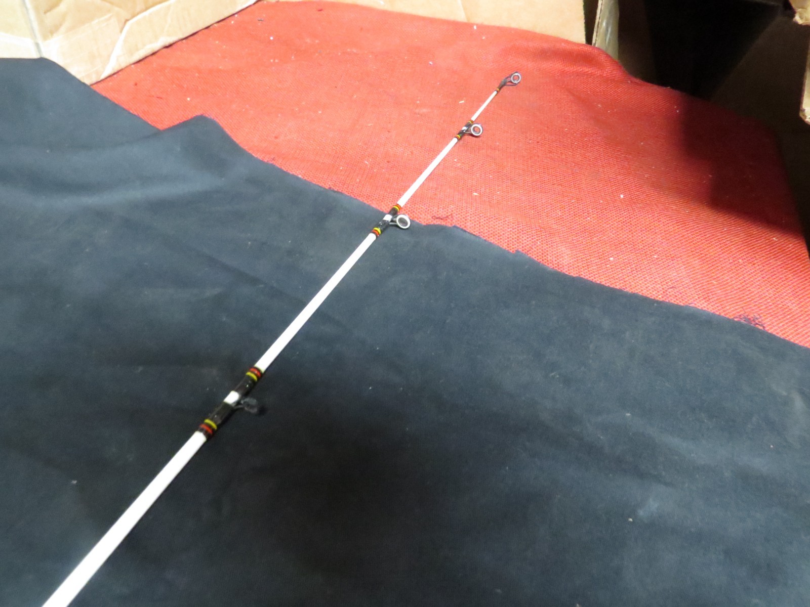 SHAKESPEARE CATFISH 7′ UGLY STICK SPINNING ROD One Piece, Very Nice!