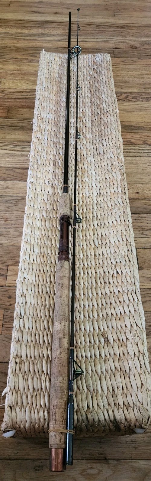 Near Mint PFLUEGER MEDALIST GRAPHITE 8’3″ 2PC 8-12Lb SPINNING ROD