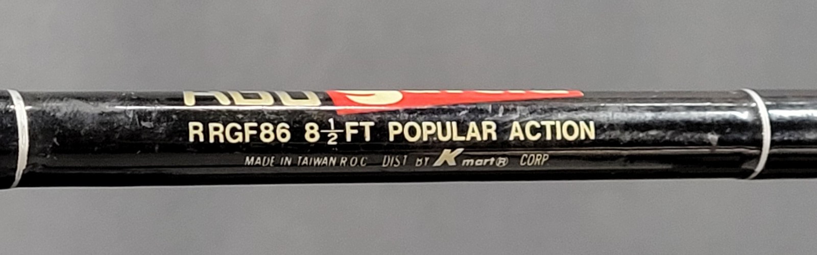 Abu Garcia Popular Action RRGF86, 8’6″ Medium Graphite Spinning Rod 2-Pc, VG+