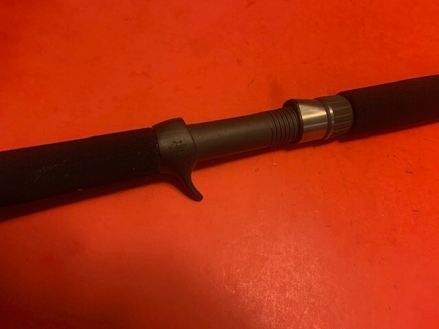 CUSTOM BUILT GLOOMIS BB965 GL2 8 FOOT 15 TO 30 LB. CONVENTIONAL BAITCASTING ROD