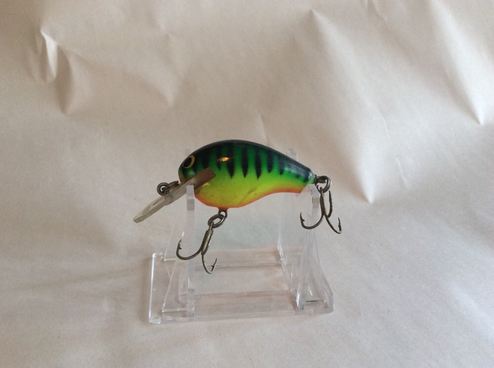 Bagley’s 1 3/4″ Balsa Wood Lure In CHARTEUSE????-VERY NICE!!!