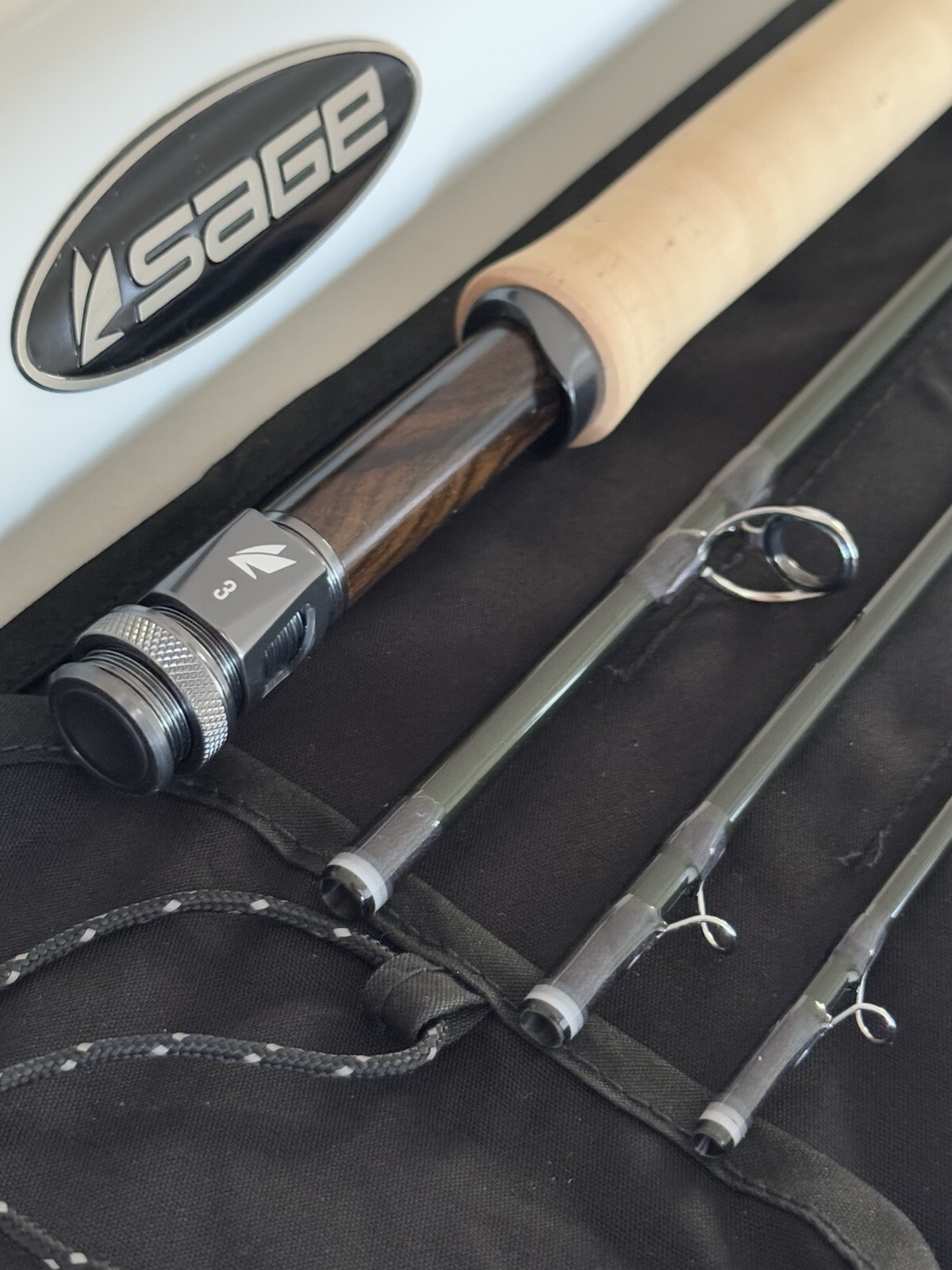 **BEAUTIFUL** 🔥 SAGE R8 Core 3wt. 9’ft~4Pc FlyRod!! 🔥~NEW~🔥