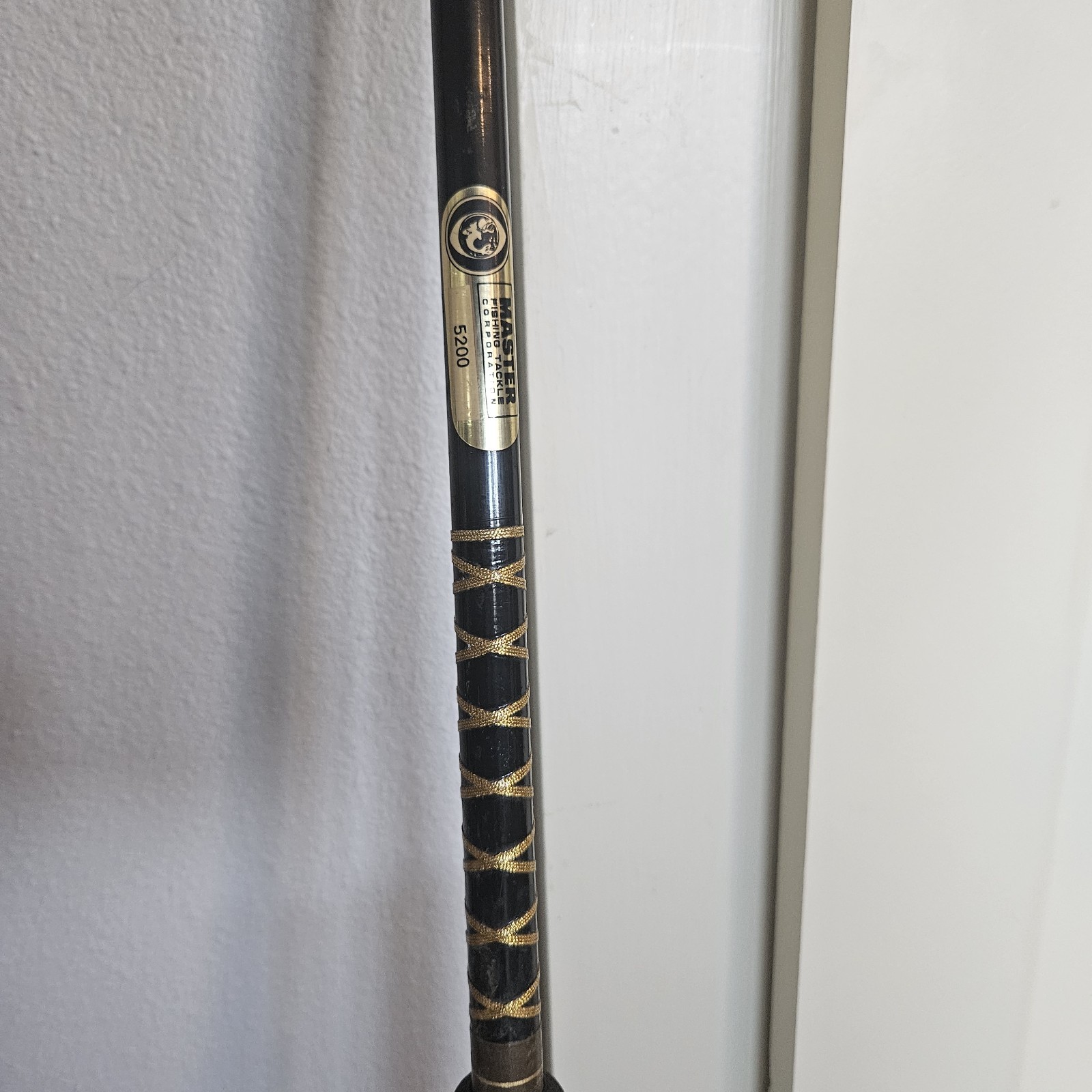 Master Model 5200 Black Graphite Spinning Rod 2 Piece Big Game Fishing Pole 8ft