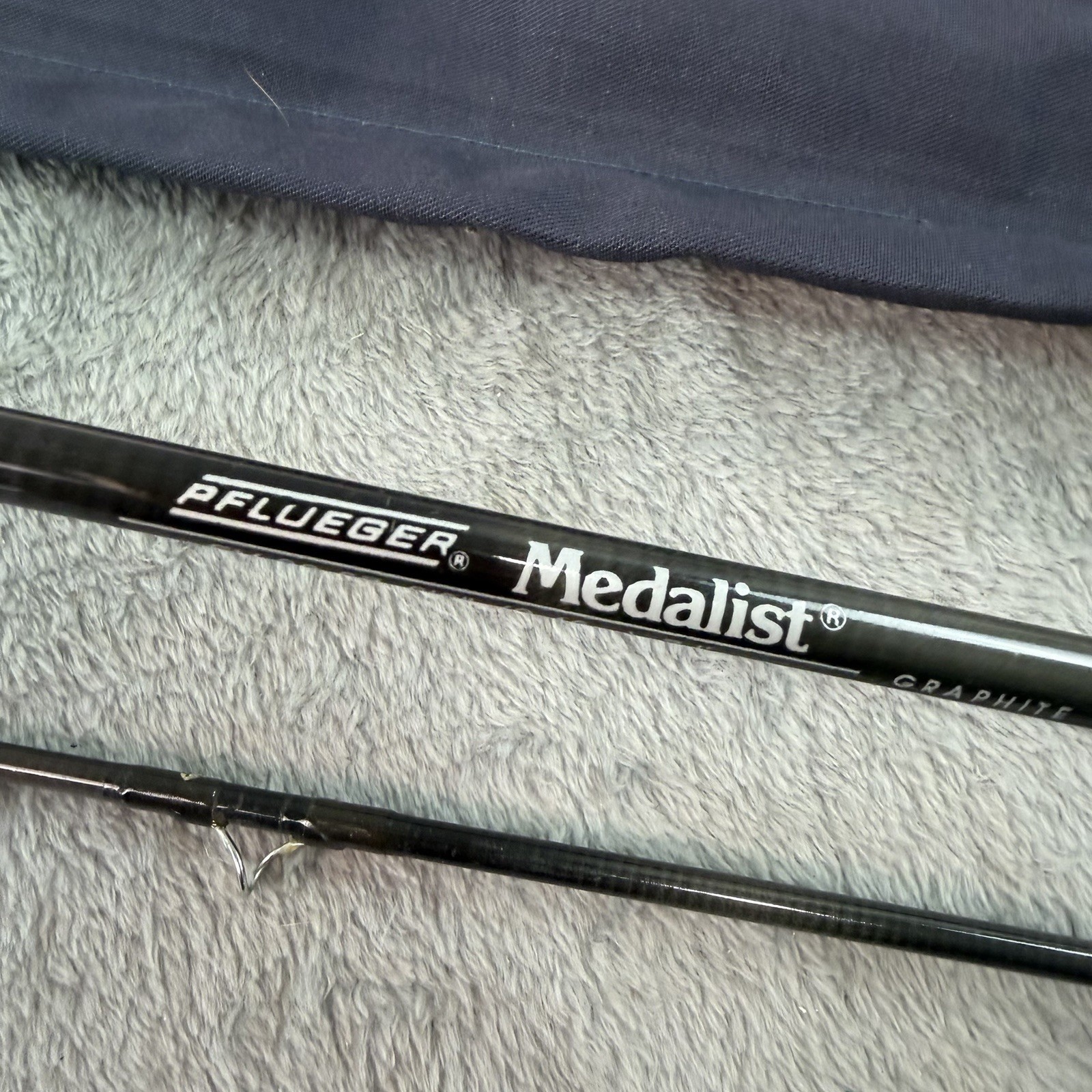 Pflueger Medalist Graphite Fly Rod 8′ #6 Line FY 80-67 w Sock & Aluminum Tube