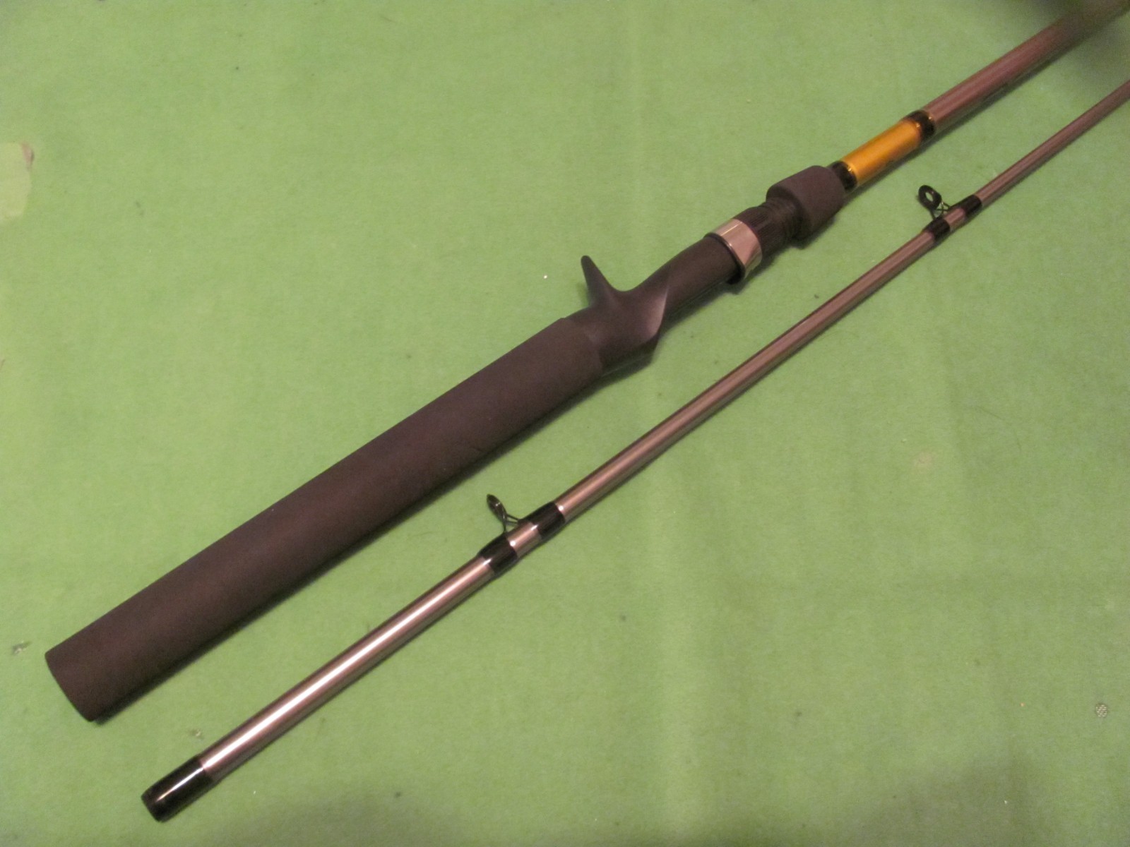 SHIMANO FX 7′ 0″ MEDIUM FAST ACTION 2 PIECE CASTING ROD NEW.