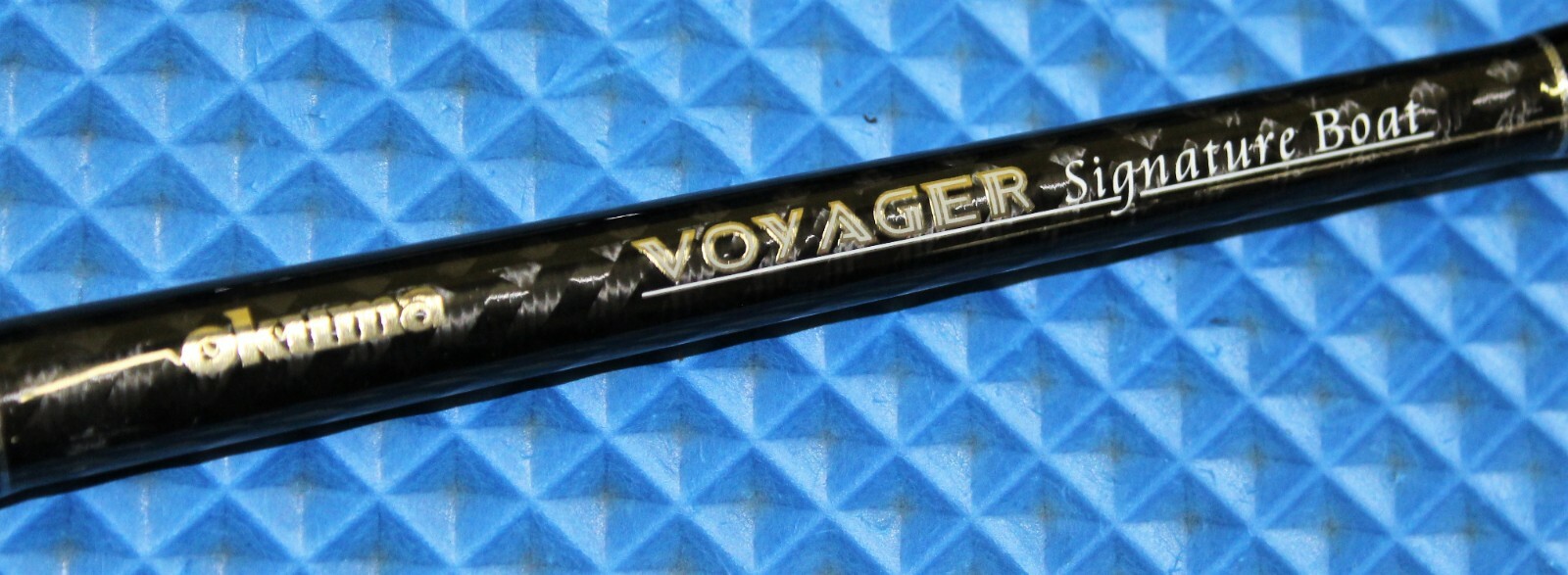 Okuma Voyager Signature Boat Rod 7′ 0″ 3-Pc W/Soft Case 2 Rod Tips VSB-C-703ML-M