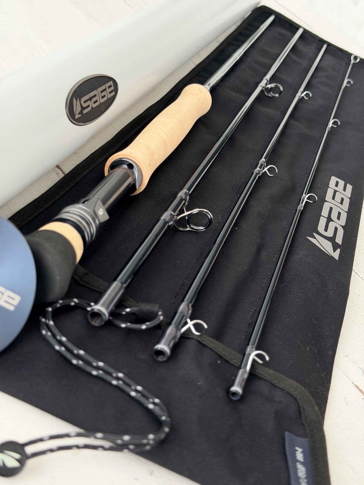 **BEAUTIFUL** 🔥 SAGE R8 SALT 9wt. 9’ft~4Pc FlyRod!! 🔥~LEGENDARY~🔥