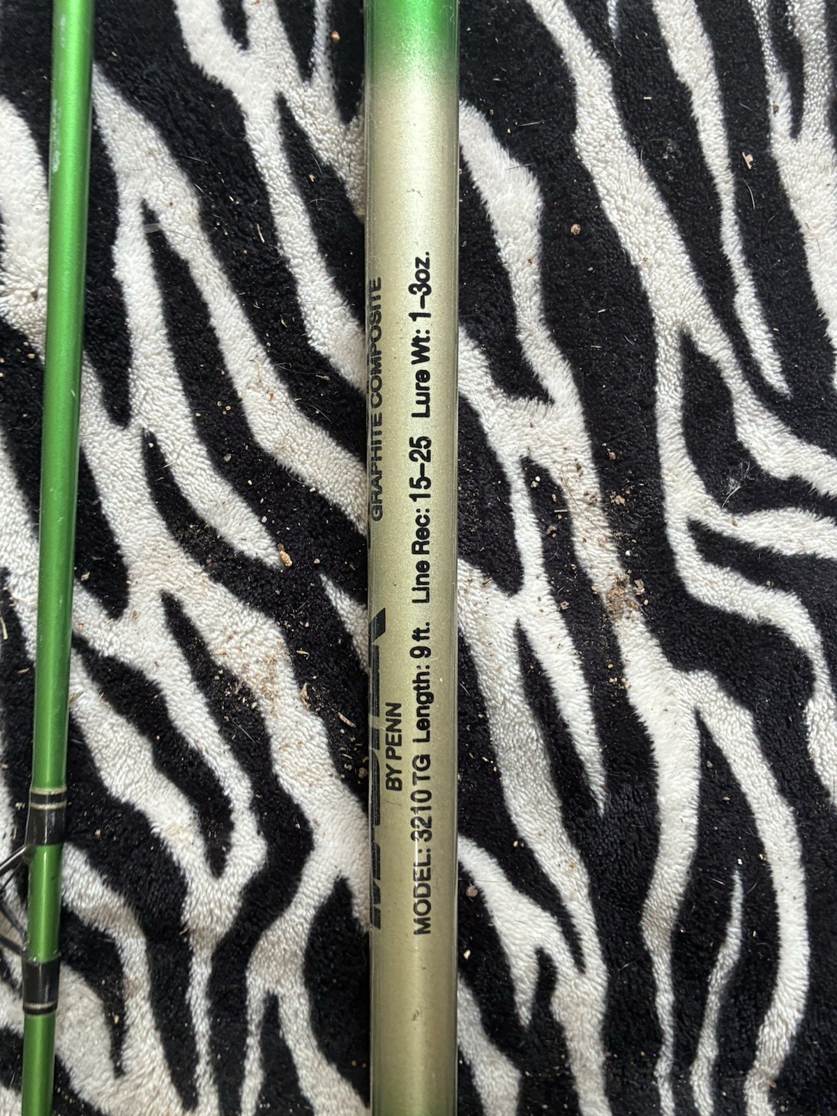 Penn 3210 TG Graphite Composite 9 ft Green Fishing Rod 15-25 lb 1-3 oz