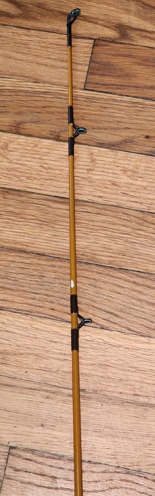 Near Mint Yellow Lamiglas 7 Custom Made 7’1″ 1pc Surf Or Trolling Rod Very Nice