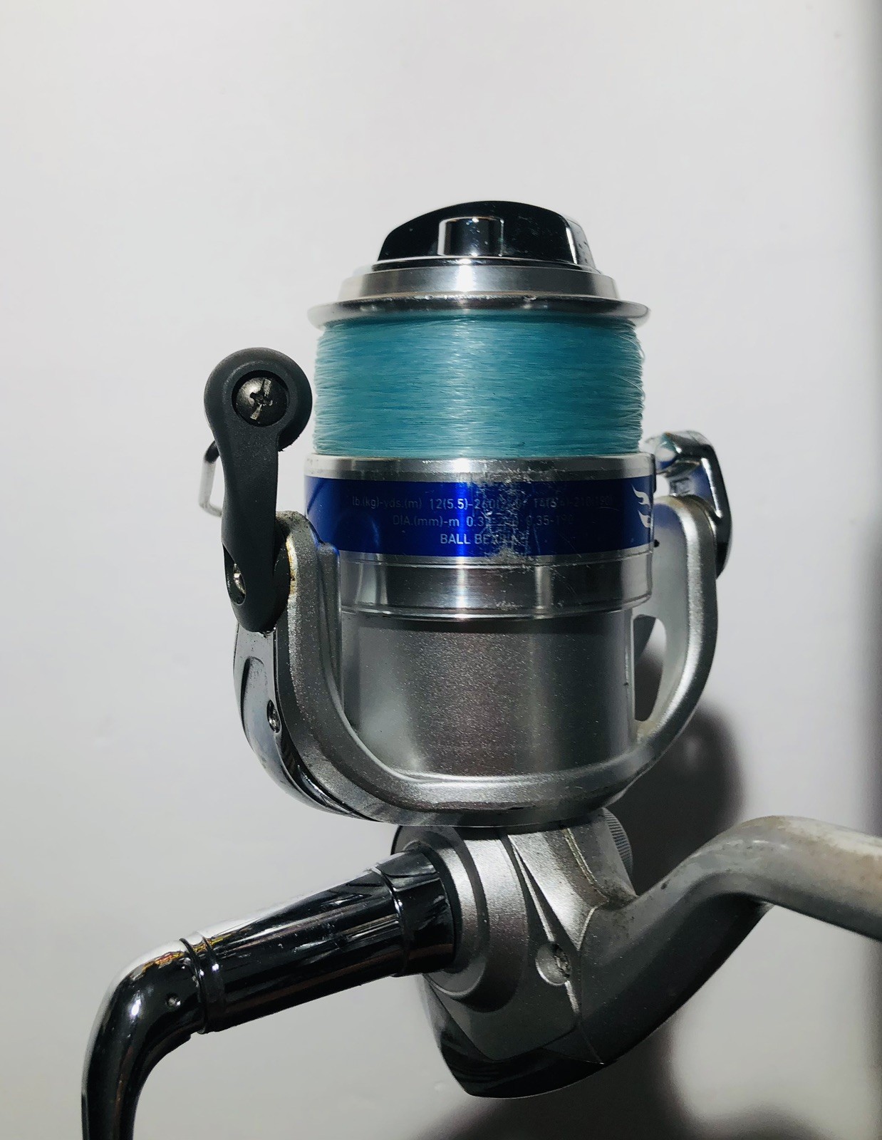 DAIWA D WAVE (DWA F702 MFS) 7’0″ 2 PC Med 12-25LB Spinning Rod & 4000-B Reel