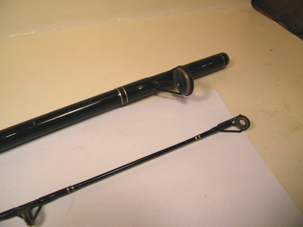South Bend Black Beauty Salmon/Steelhead 3774 medium 8’3″ spinning rod