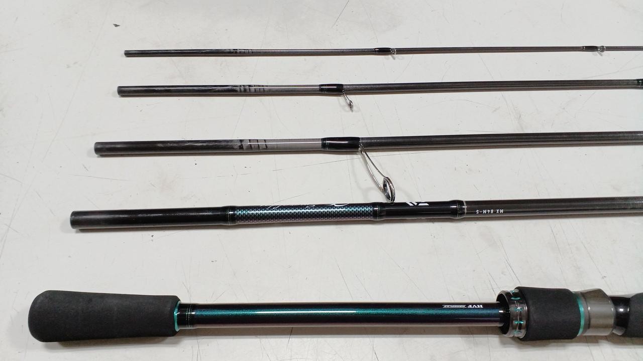 Daiwa Emeraldas MX84M-5 Eging Rod 8’4″ (254cm) Light Spinning, 2.5-4.0 Egi
