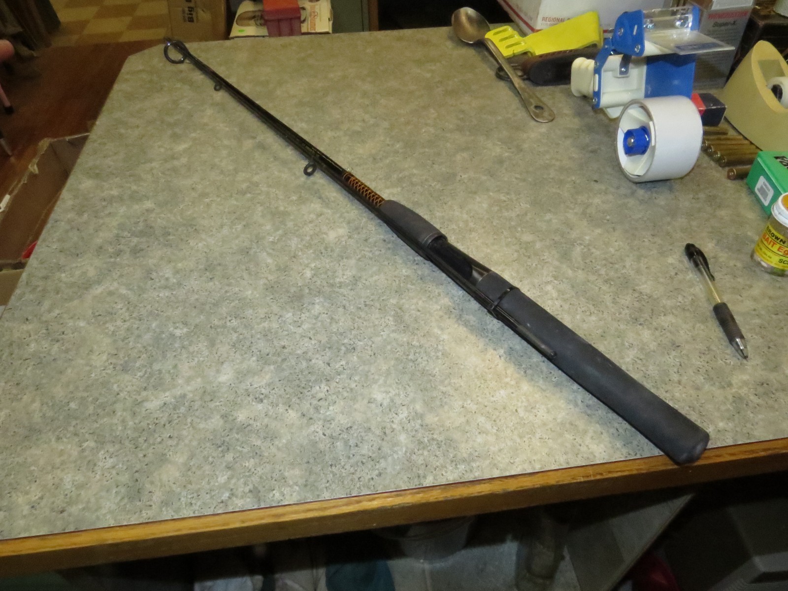 Vintage Shakespeare Ugly Stick Spin Fishing Rod SP1102 60ANNIV, 6′ Medium Action