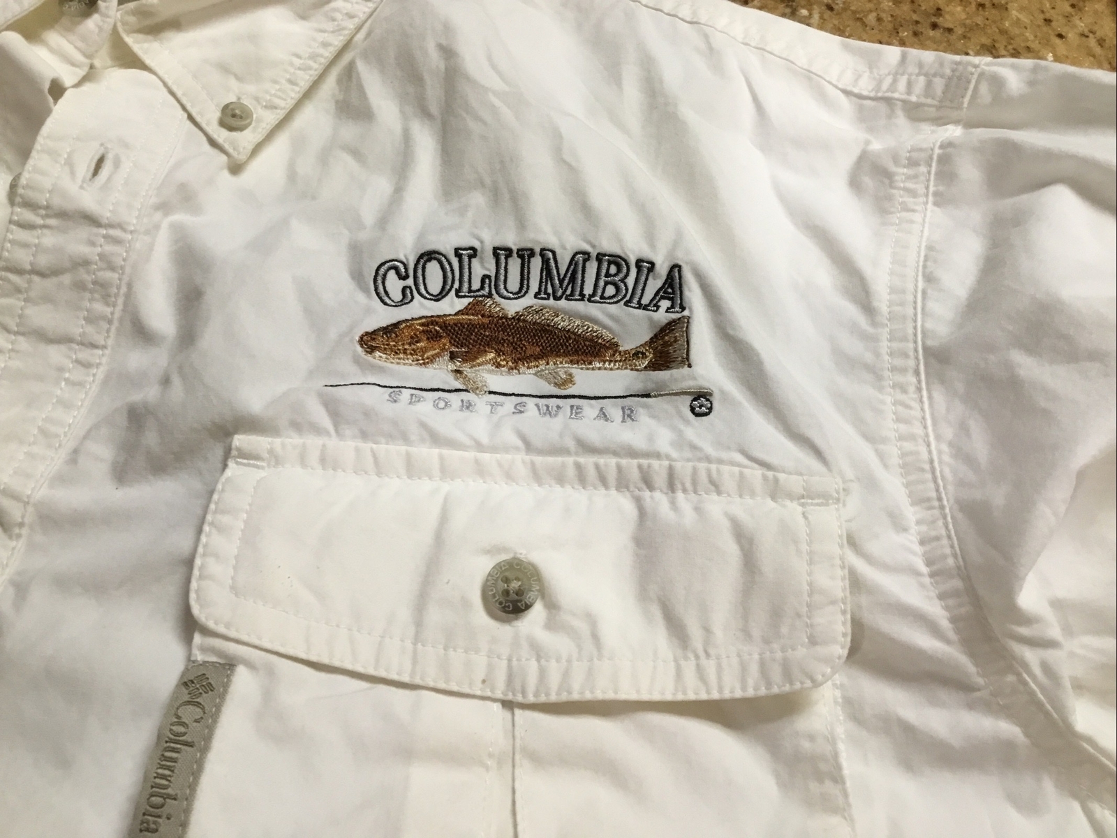 Columbia NWT FISHING SHIRT PFG Sz L White All Cotton Redfish Emblem Men L