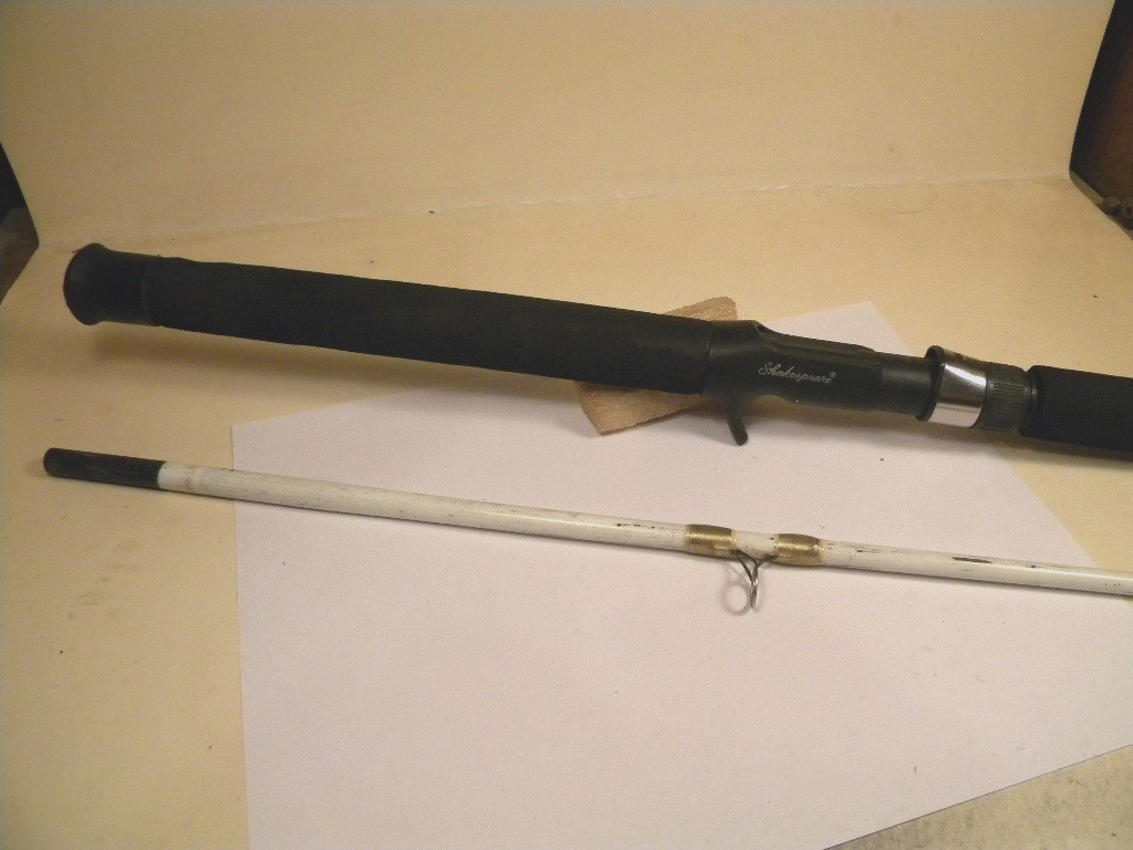 Shakespeare Tiger TSC 66 2MH medium heavy 6’6″ casting rod
