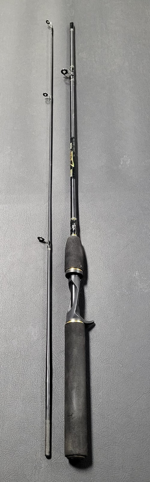 Zebco Z-Glass 562M Bait Cast Rod, 2pc 5’6″ Med, 4 Guides, Excellent Condition