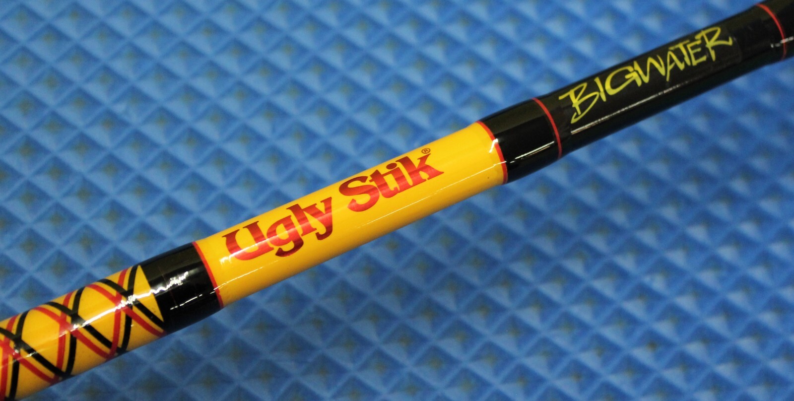 Ugly Stik Bigwater Spinning Rod 7′ 0″ Medium Heavy 1-Piece BW2040S701 1539207
