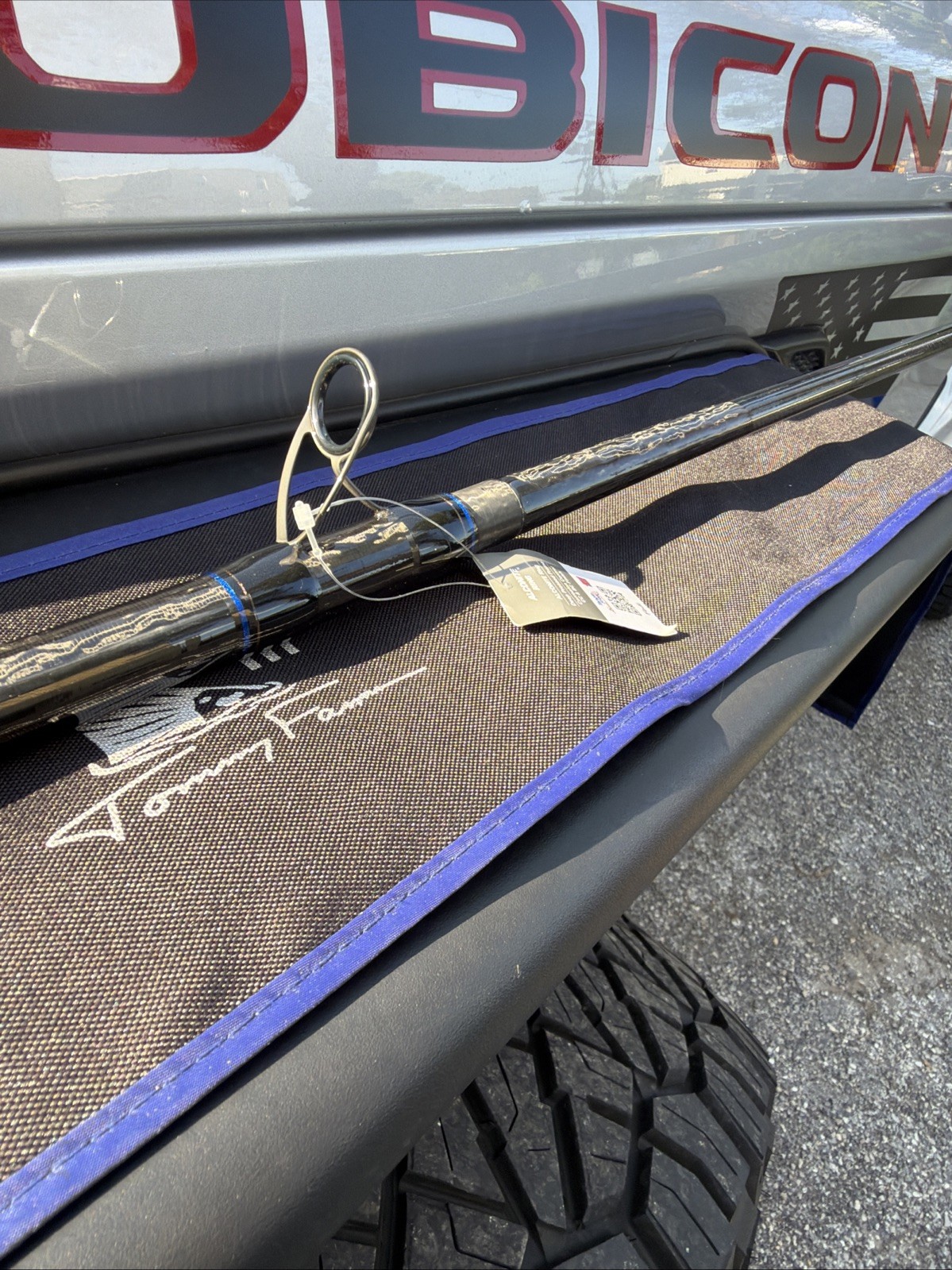 Tommy Farmer Cast Pro Series Gen III 12’8” surf Fishing Rod. New. 4-8oz. Amazing