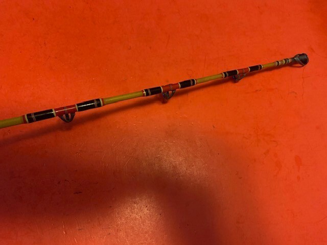 VINTAGE CUSTOM BUILT FENWICK 1670 6 FOOT 6 INCH 30 TO 60# JIG STICK FISHING ROD