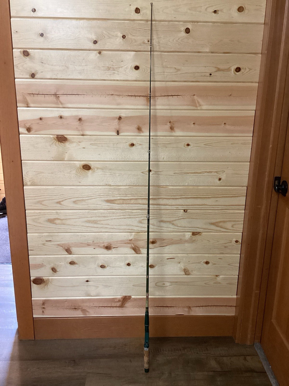 Garcia 8229D Casting Fishing Rod – Excellent Condition – (Lot 572)
