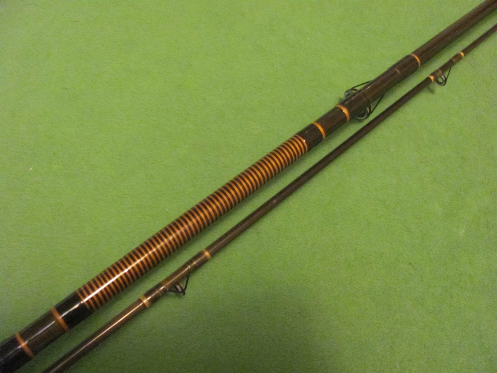 VINTAGE CUSTOM-MADE FEATHERLIGHT 7′ 8″ MOOCHING 2-PIECE FISHING ROD
