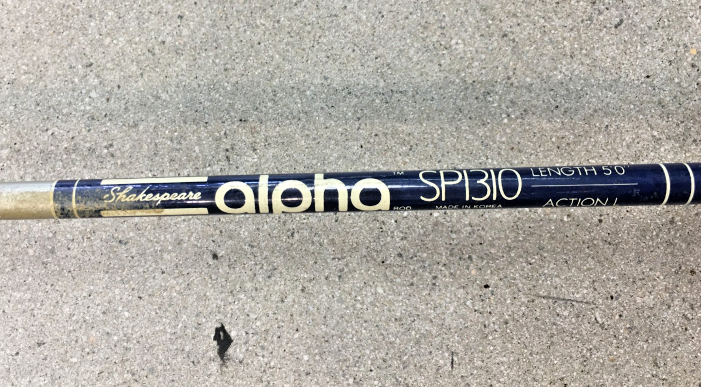Shakespeare, Alpha SP1310, Spinning Rod 5 Foot Medium Action L Fishing Rod KOREA