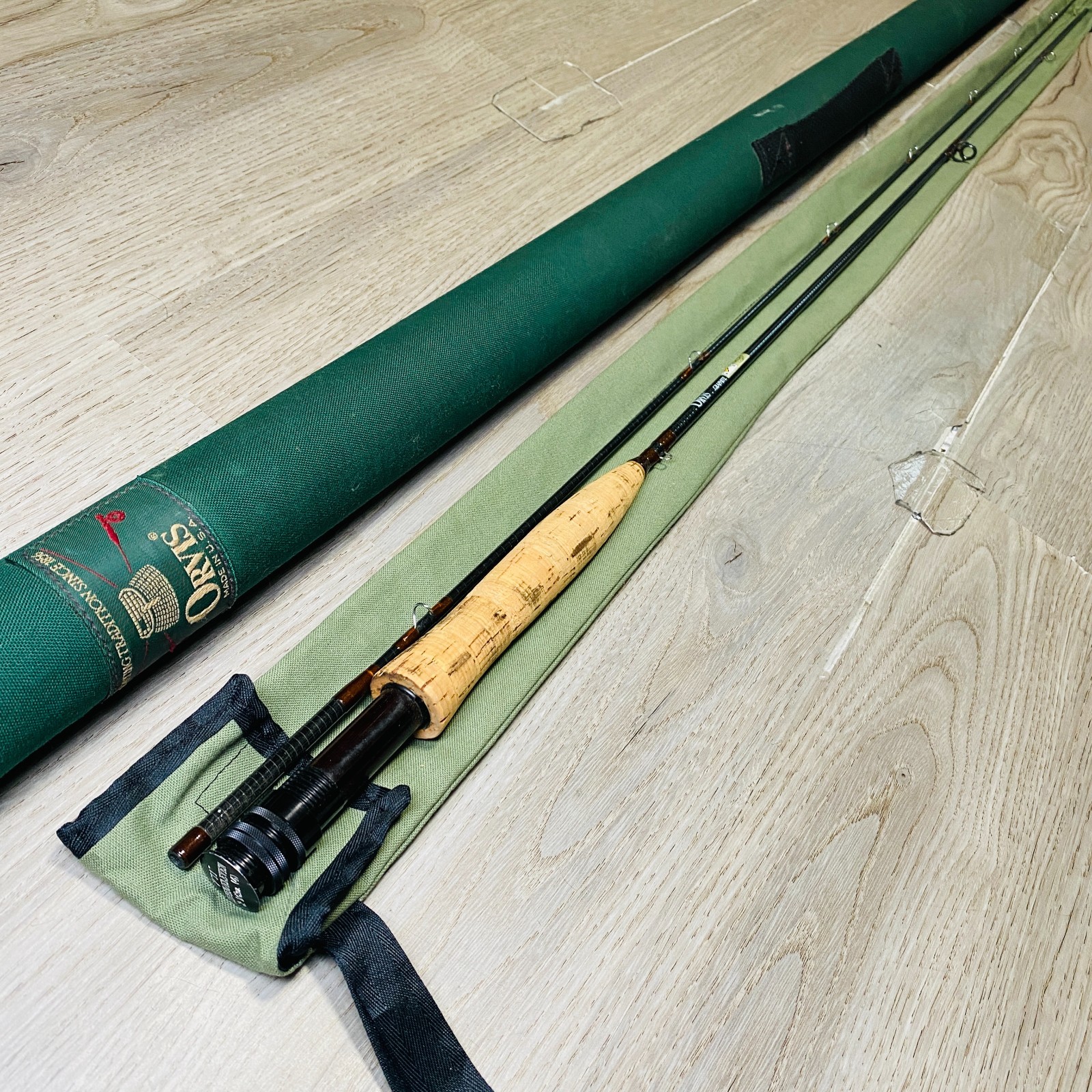 Orvis Superfine Seven Eleven 7’11” 4wt Fly rod w/Tube Socks (334