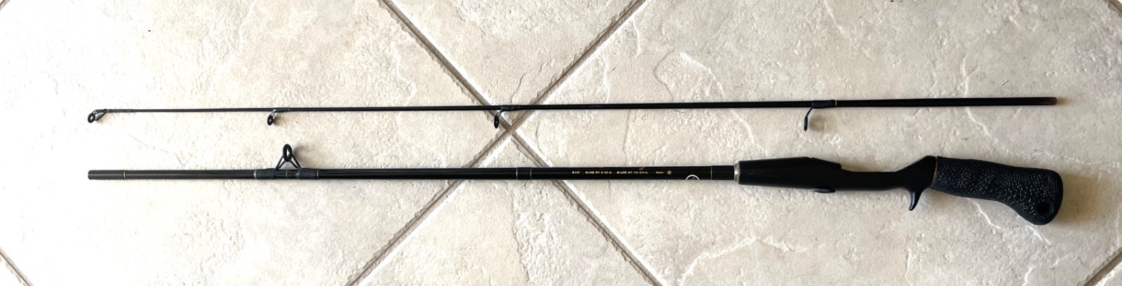Shimano FX-1552-2 Casting Rod, 5’6″ 2 Piece 8-20 lb. line, 1/4-3/4oz, xtr clean.