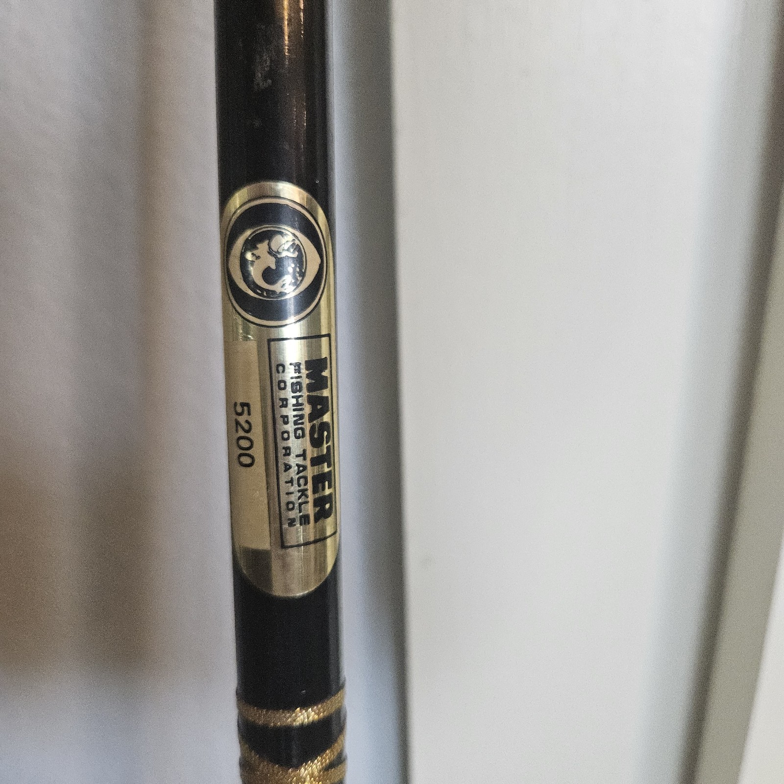 Master Model 5200 Black Graphite Spinning Rod 2 Piece Big Game Fishing Pole 8ft