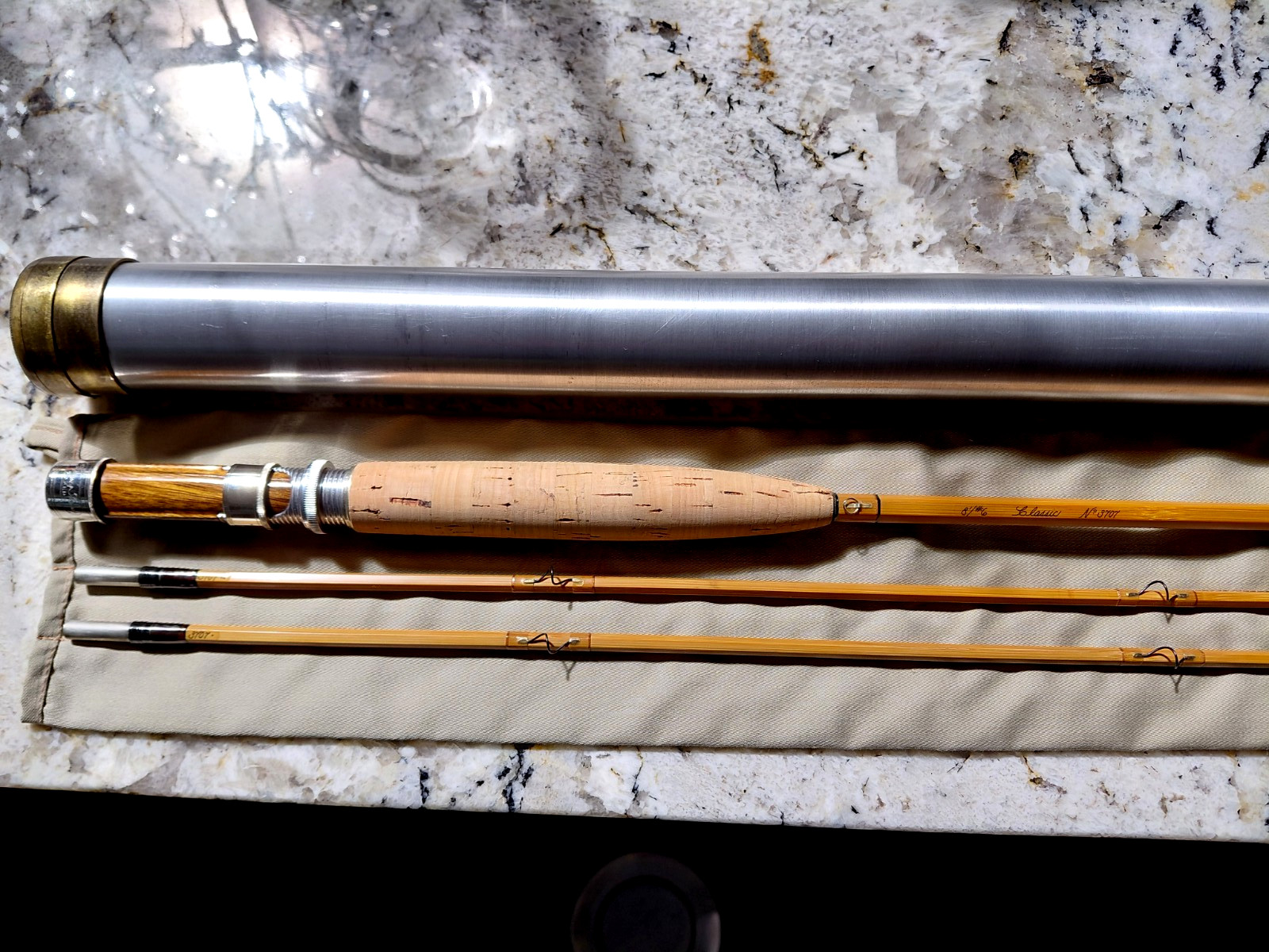 Thomas & Thomas Classic 8″ 6wt 4.8 oz SN# 3707 Bamboo Fly Rod Excellent 97 %