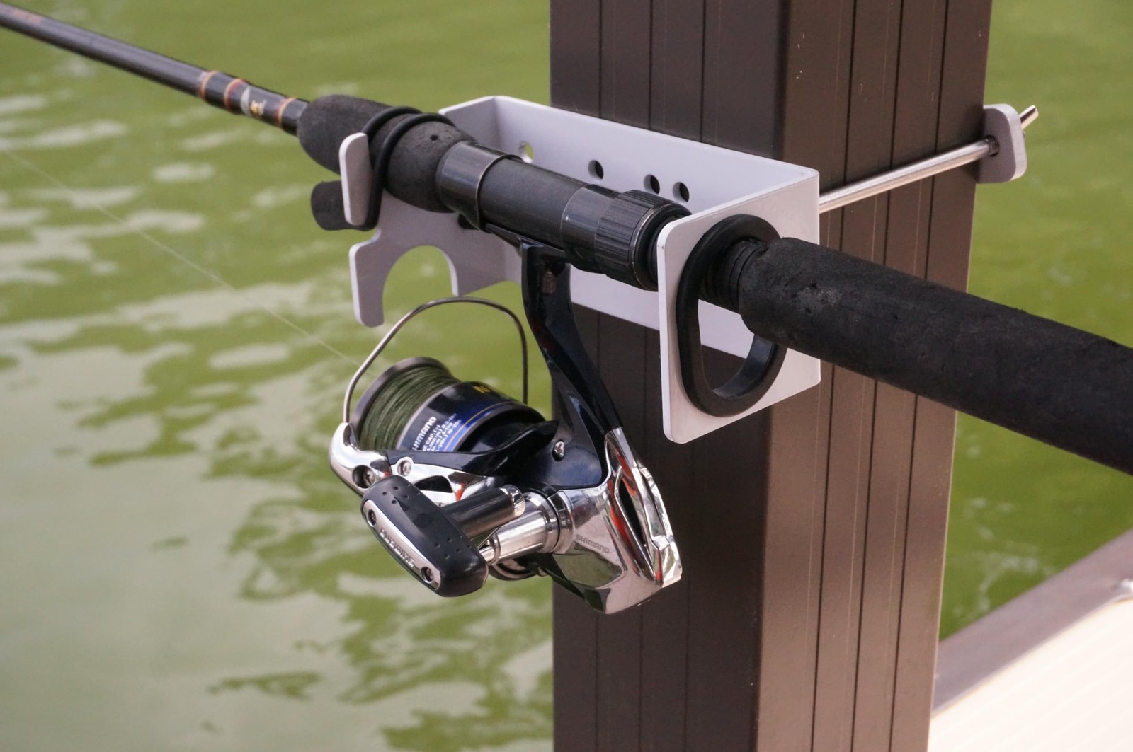 Maxxtuff Heavy-Duty Dock Column Fishing Rod Holder One Pair Model Mtm104