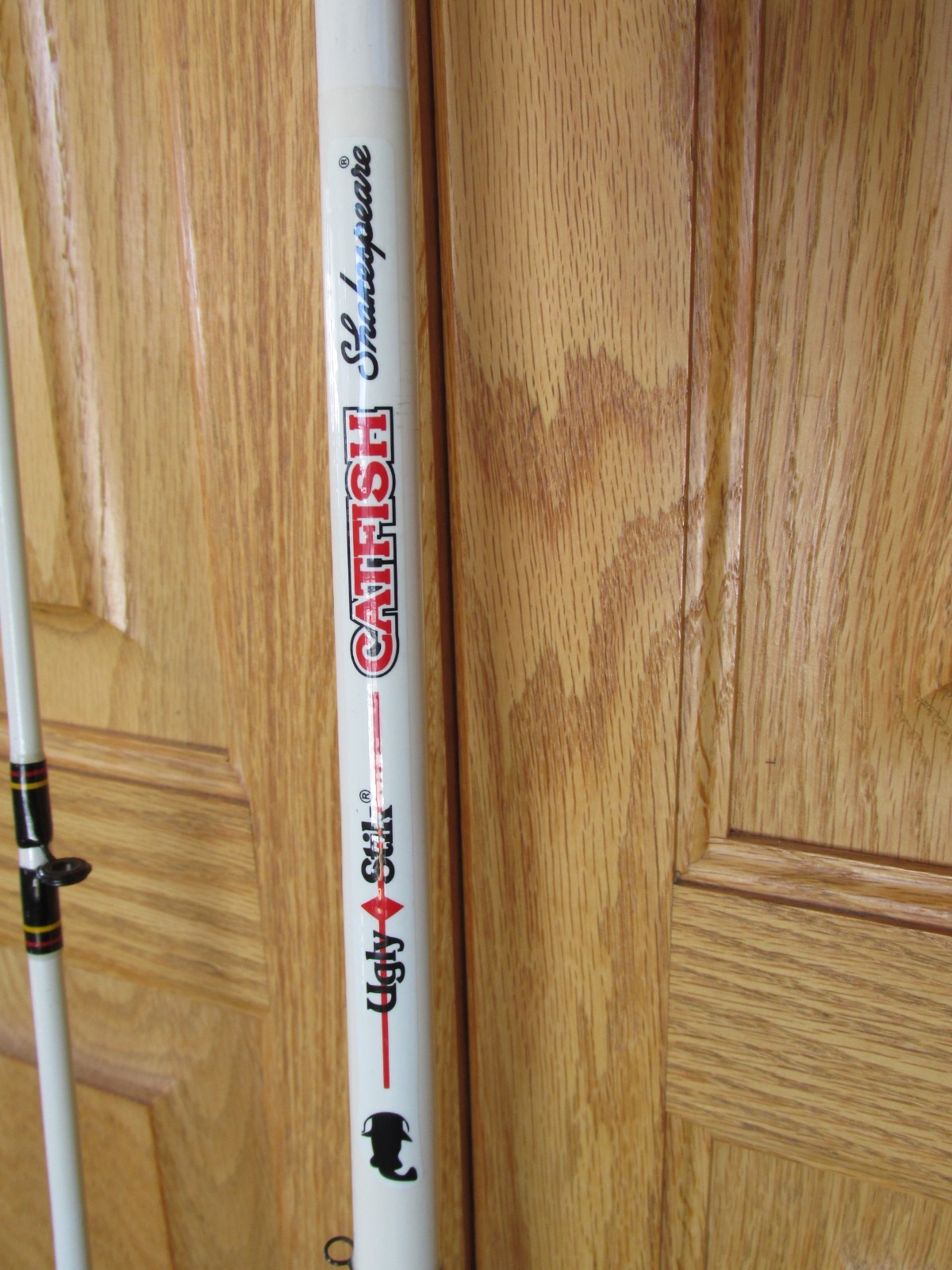 STRAIGHT BUTT! SHAKESPEARE UGLYSTIK CATFISH~8′ 2 pc~Casting Rod~Med Heavy USED