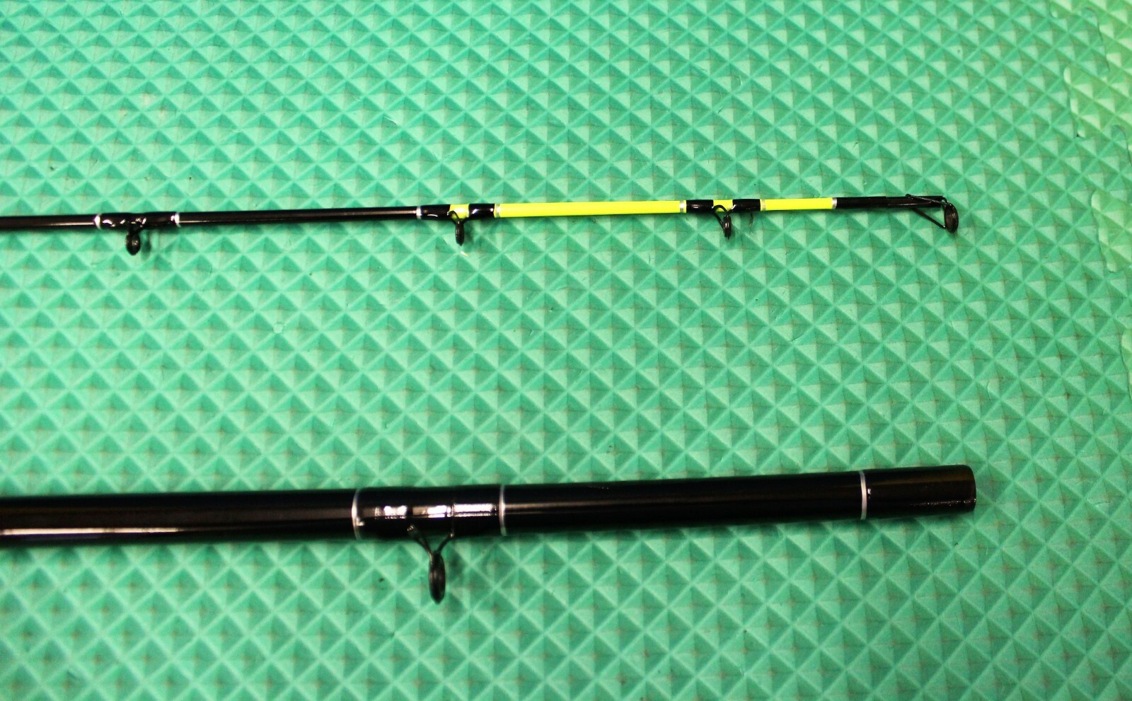 OKUMA CLASSIC PRO 2-Piece 10′ 0″ Mooching Rod Chartreuse Tip CPM-10M-CT