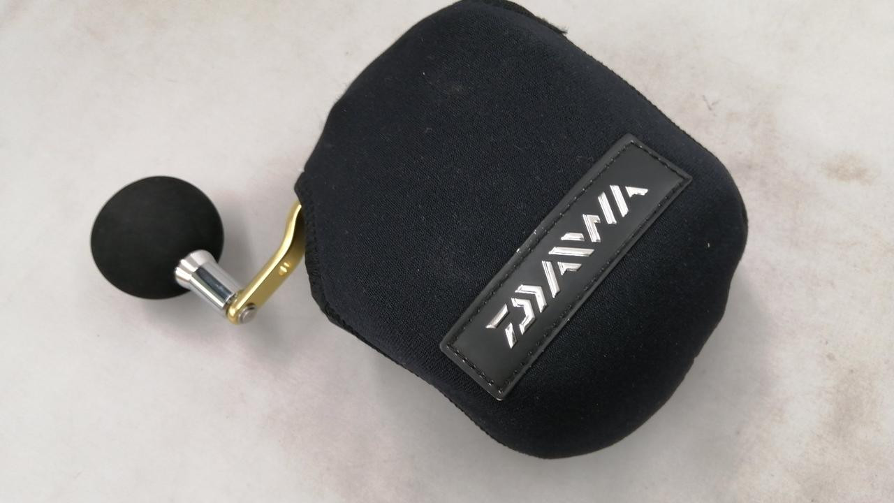 DAIWA 17 Tana Sensor 300 Black Color Tested w/Case