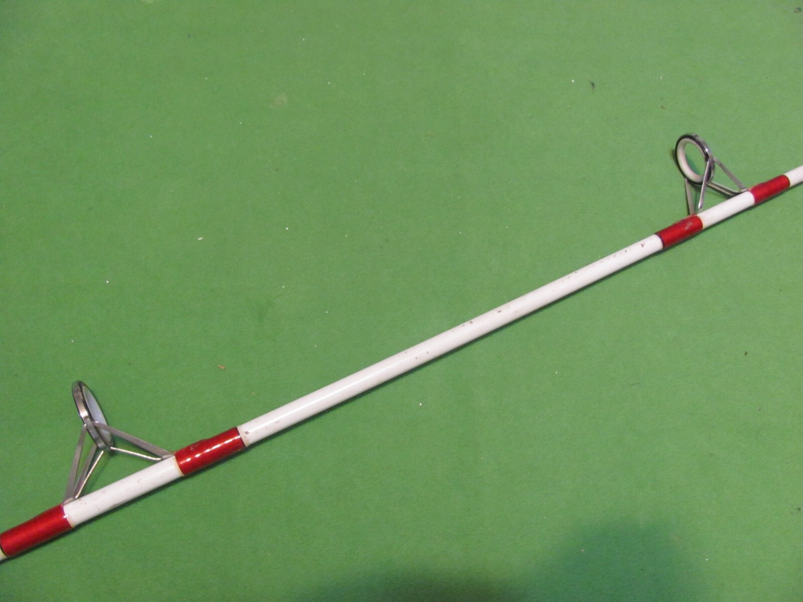 Vintage St. Clair Glass Boat 7′ 0″ Heavy Action 1- Piece Spinning Fishing Rod