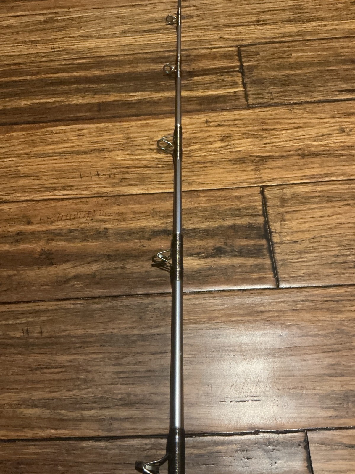 SHIMANO VOLTAEUS 6’6″ 20-40lb med-heavy fast action rod excellent
