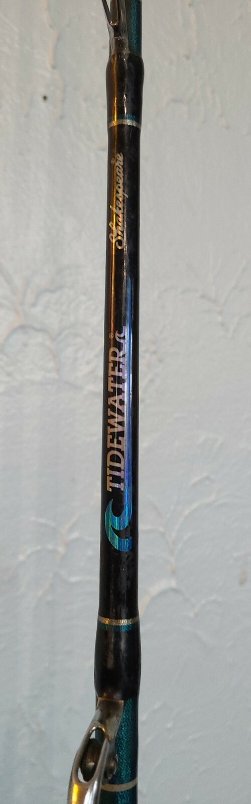 Shakespeare Tidewater – BTW56AR 5′ 6″ 40-80Lb – All Roller 1 Piece Fishing Rod