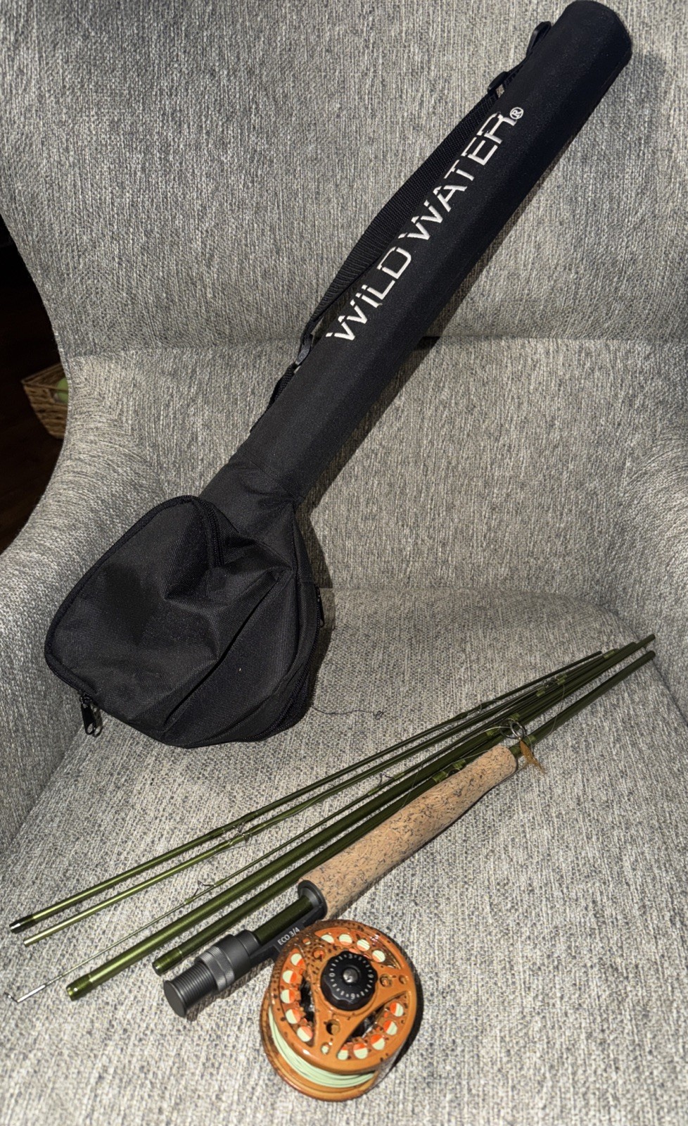 Aventik 8’ 9” Escape 6-Piece Fly Rod W/ Maxcatch Reel & Wild Water Carry Case
