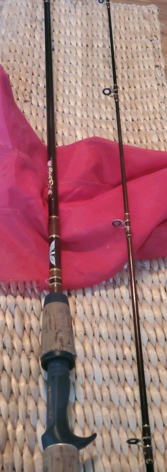 Near Mint Fenwick Legacy LG 86c L-2 8’6″ 2pc Light 4-15lb Casting rod W/sock