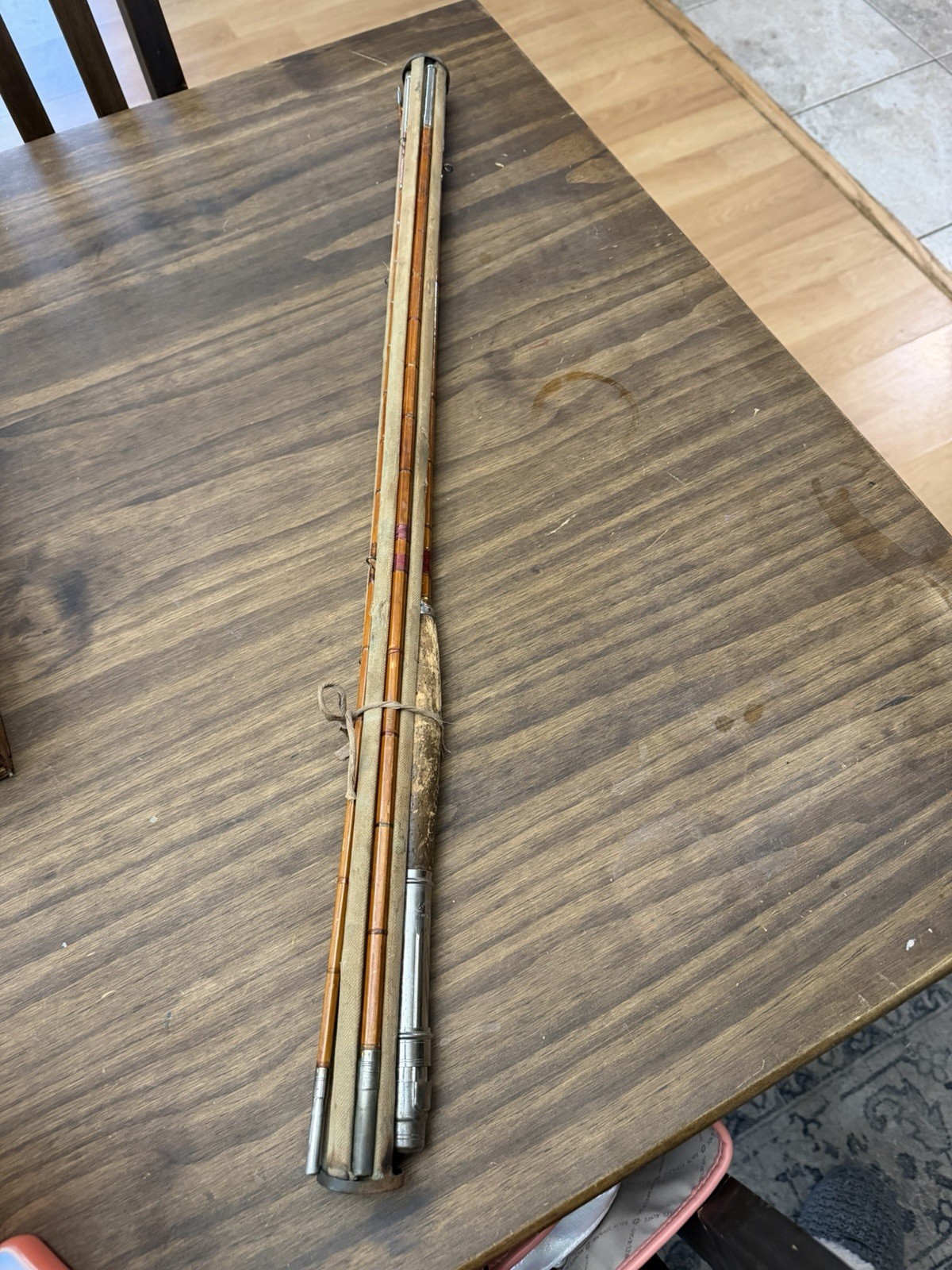 10’0″ Three piece with two tips. A rare example made by Montague