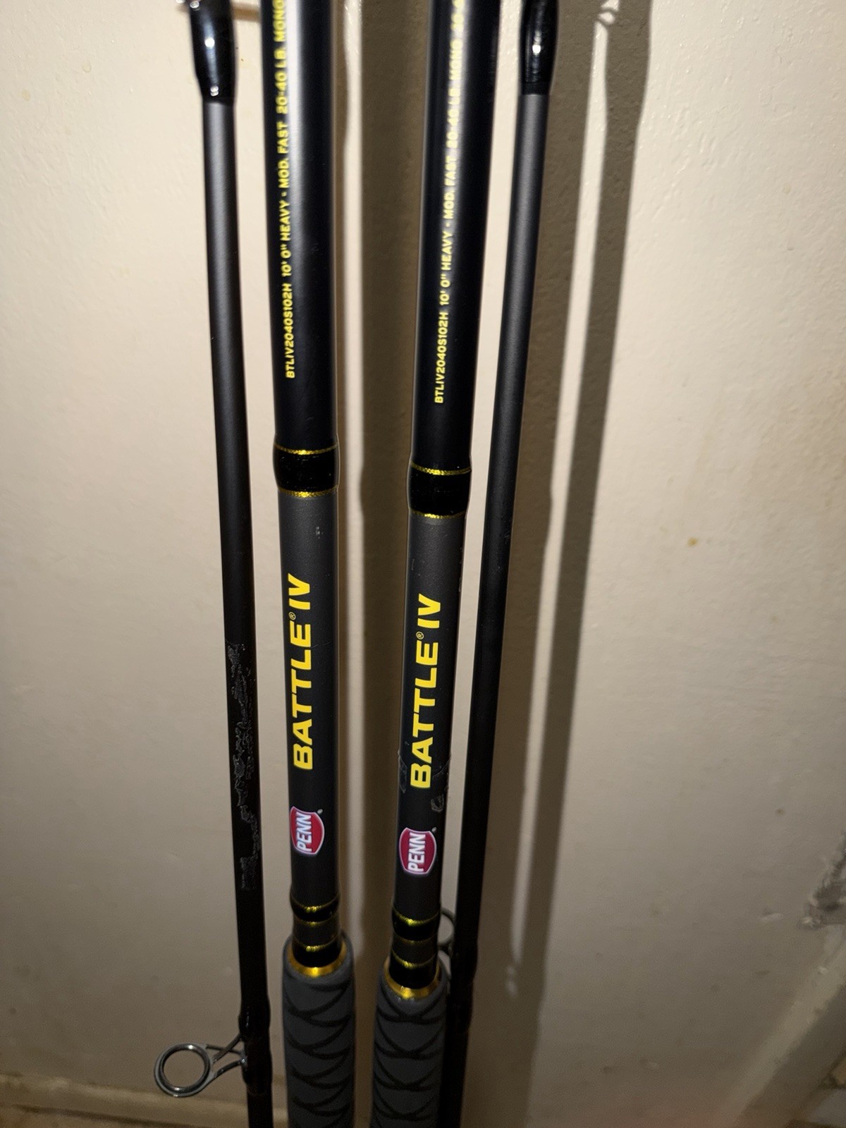 PENN BATTLE IV SURF SPINNING RODS BTLIV2040S102H 2 PC 1-5 OZ LURE WT PAIR