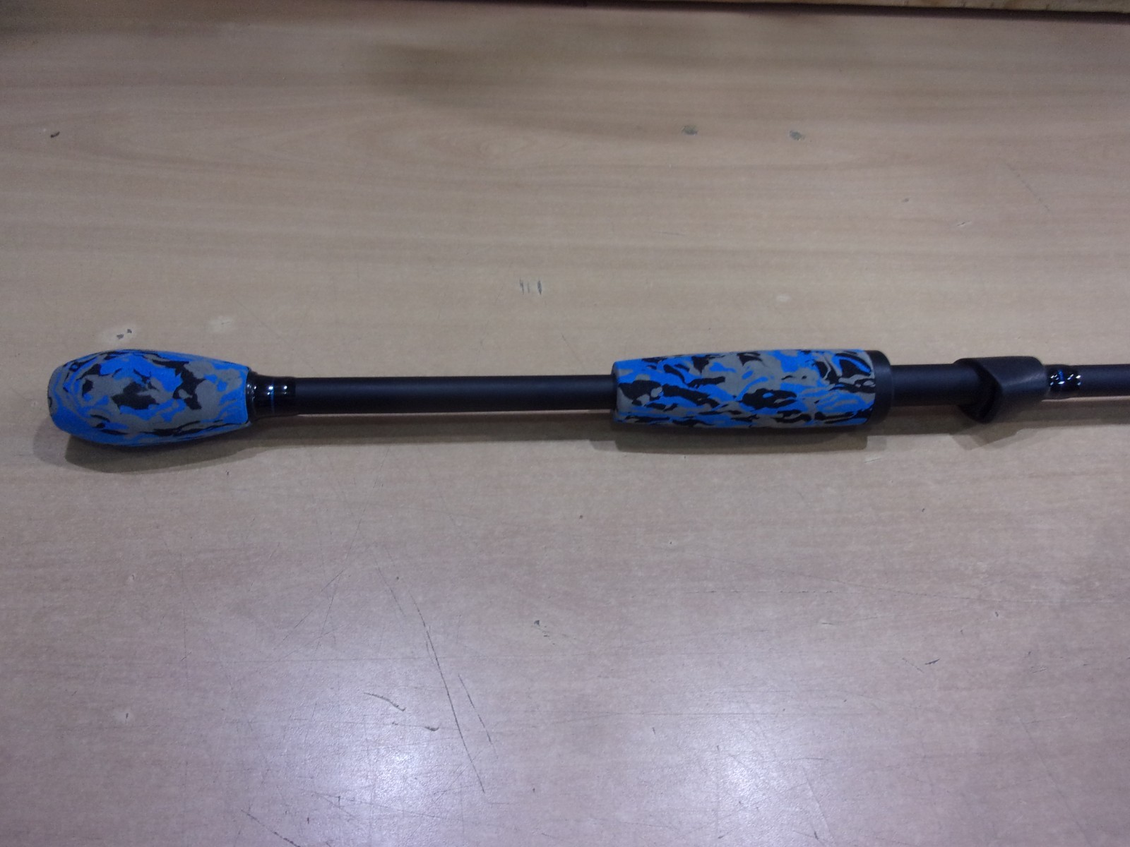 BERKLEY AMP SALTWATER SPINNING ROD 7 foot 6 inch length Medium power