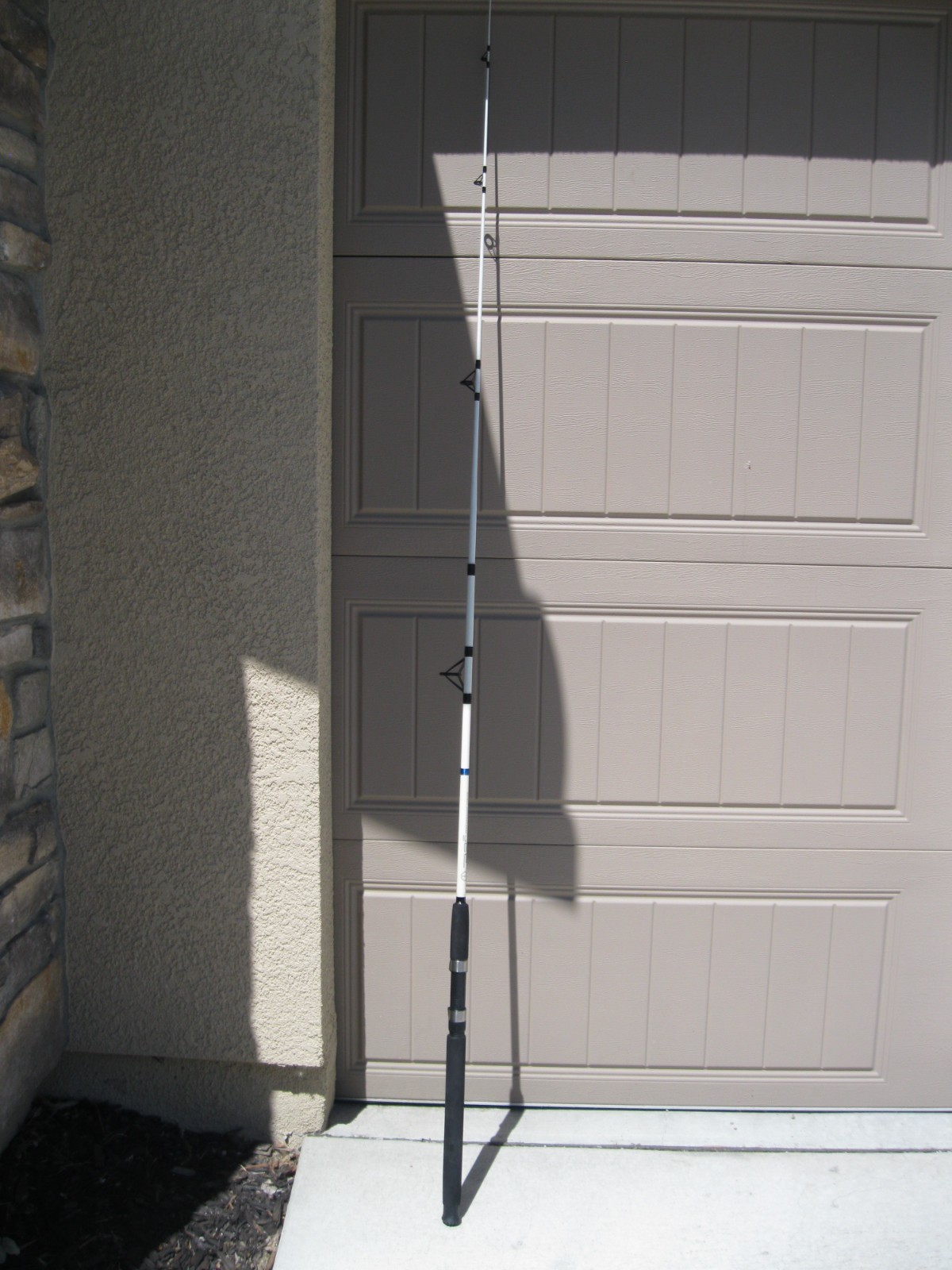 Vintage Ready2Fish SP-702/MHS, 7-foot, 2-piece spinning rod