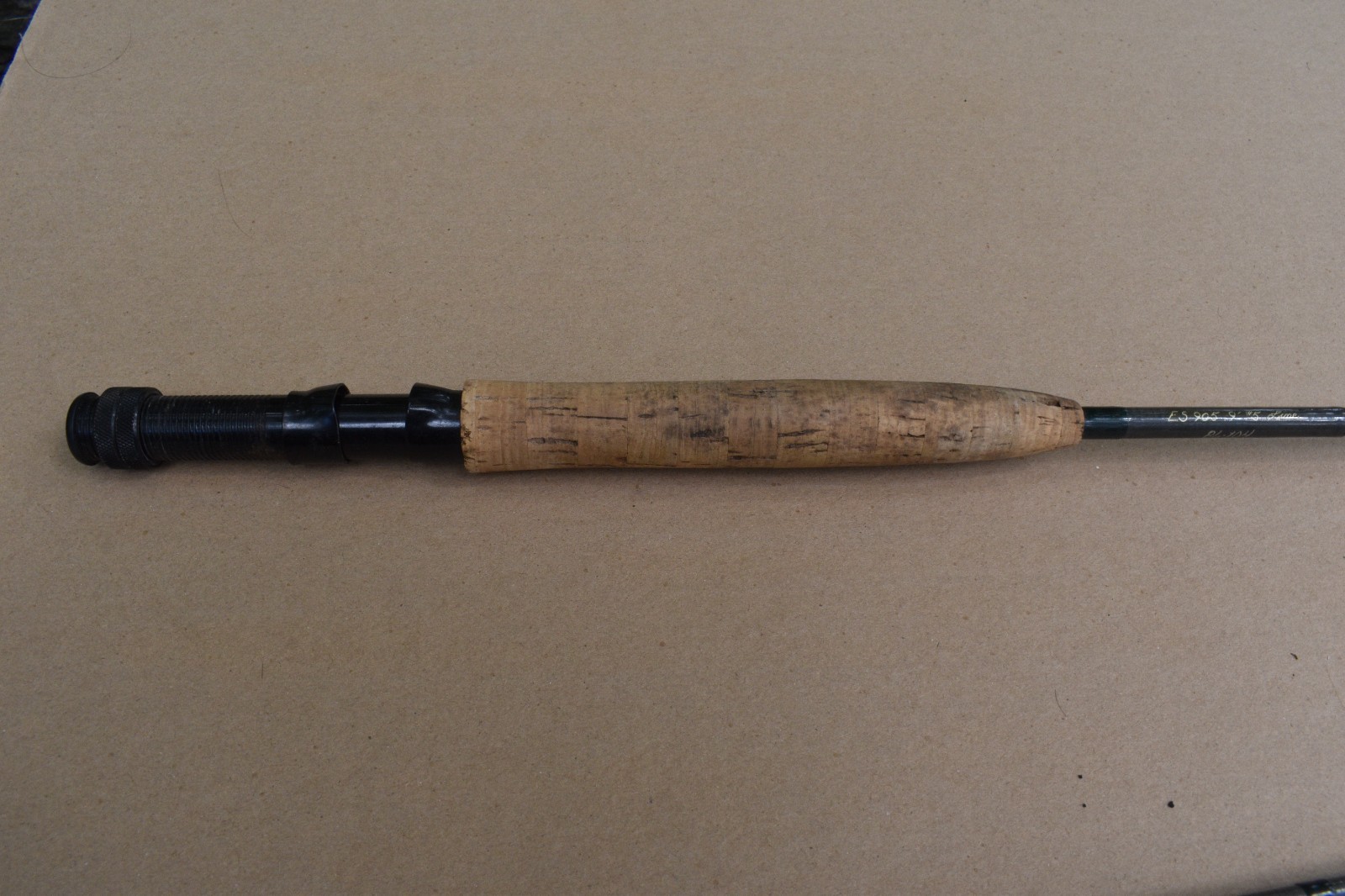 Thomas & Thomas ES 905 Fly Rod – 9’0″, 5wt, – excellent condition.
