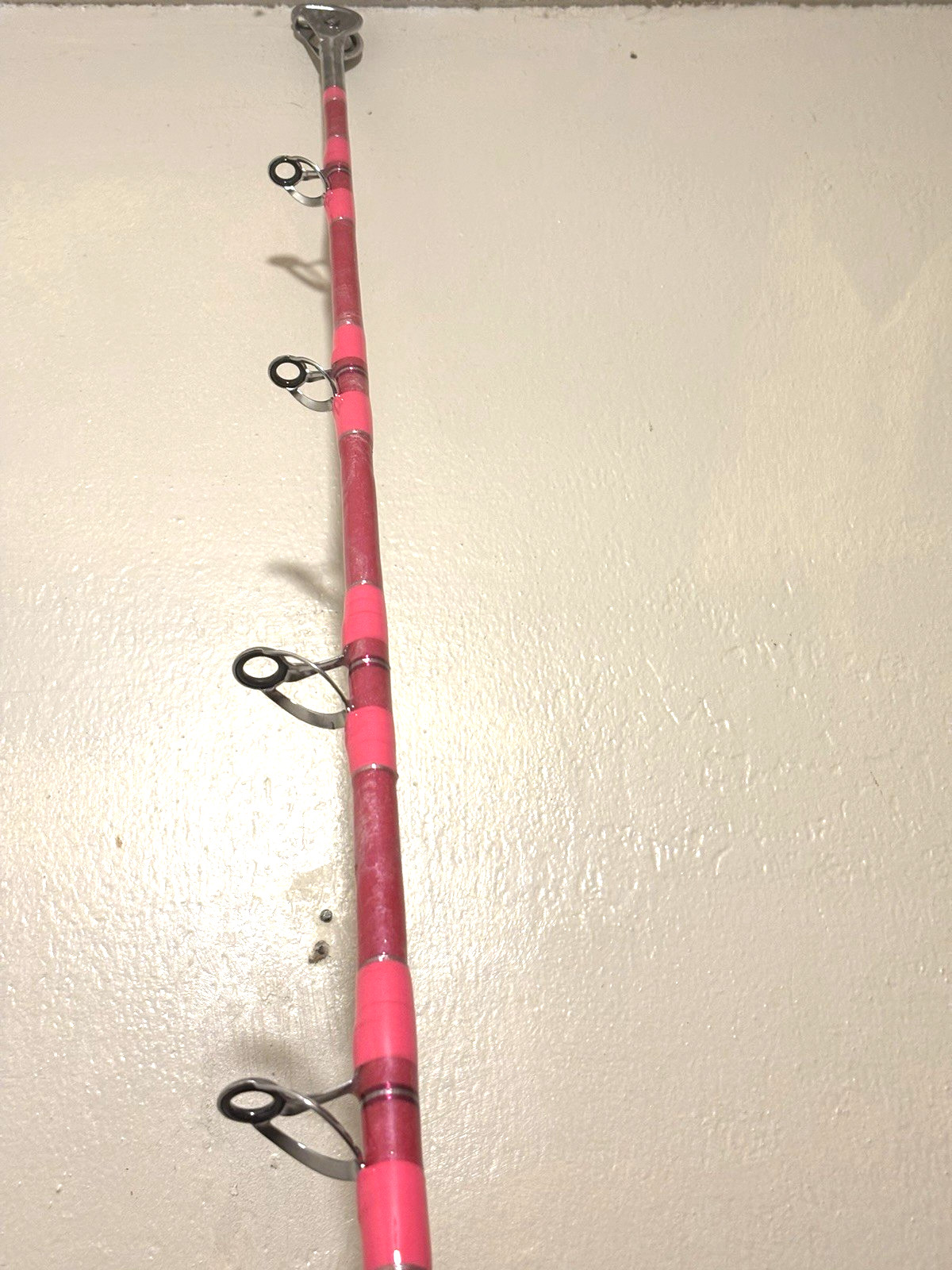 CUSTOM CONVENT SHARK ROD 8’5″ PINK PEARL MARBLE AFTCO 50-100 LB SILVER UB-4