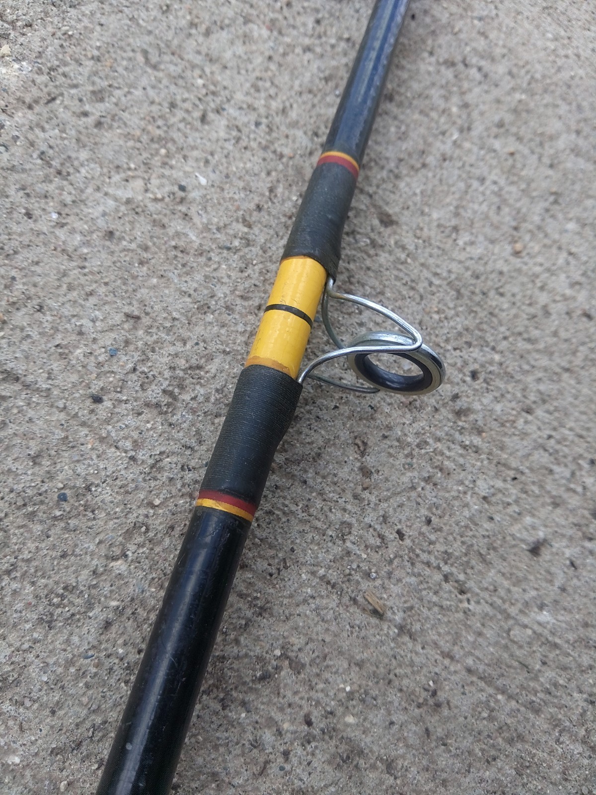 Vintage Shakespeare Ugly Stik BWC 1120 5′ 6″ 15-25lb w/ Trigger Grip.